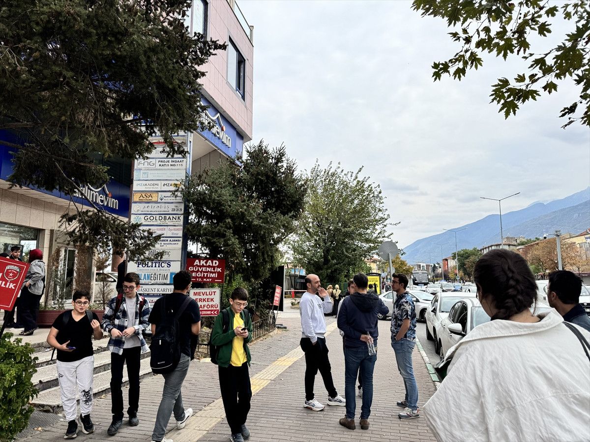 Kütahya’da 5.4 büyüklüğünde deprem meydana geldi Kütahya’da 5.4 büyüklüğünde deprem meydana geldi