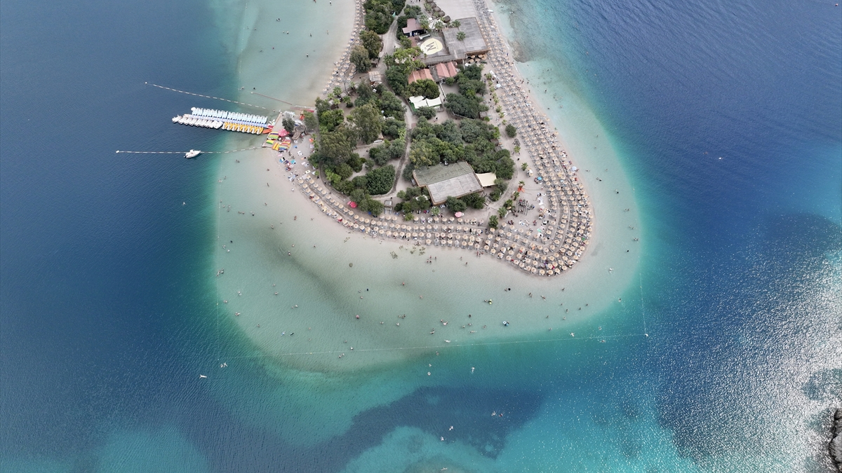 Muğla’nın sahillerinde yoğunluk sürüyor: Sezon kapanmıyor Muğla’nın sahillerinde yoğunluk sürüyor: Sezon kapanmıyor