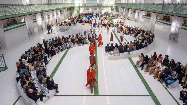 LACOSTE İlkbahar-Yaz 2026 DEFİLESİ | “THE LOCKER ROOM” LACOSTE İlkbahar-Yaz 2026 DEFİLESİ | “THE LOCKER ROOM”