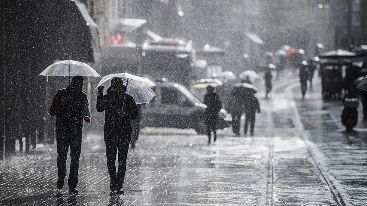 Kuvvetli yağış ülkeyi sarıyor: 18 ile sarı kodlu uyarı Kuvvetli yağış ülkeyi sarıyor: 18 ile sarı kodlu uyarı