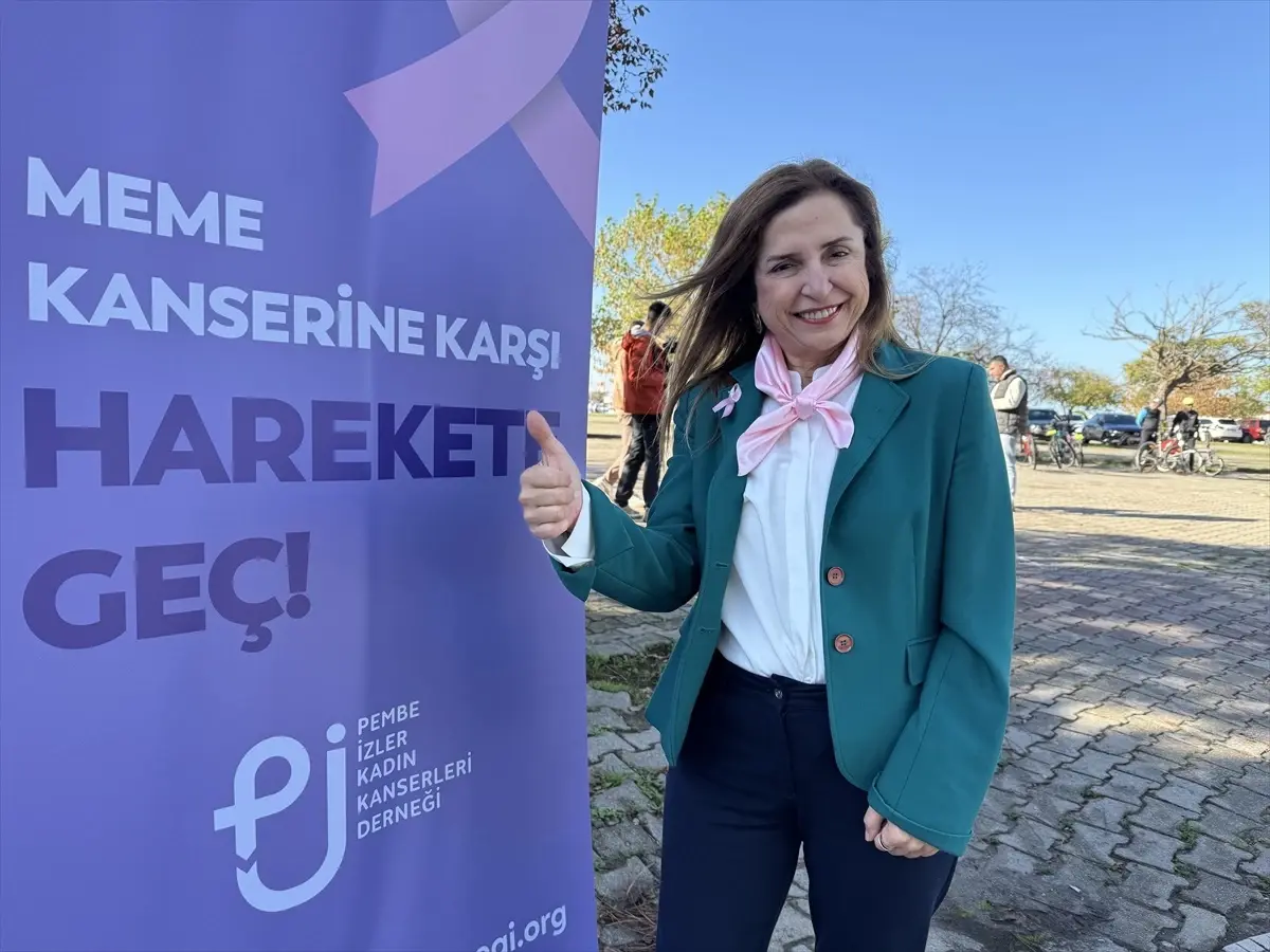 Meme Kanserine Dikkat Çekmek İçin Motosiklet ve Bisiklet Turu Düzenlendi Meme Kanserine Dikkat Çekmek İçin Motosiklet ve Bisiklet Turu Düzenlendi